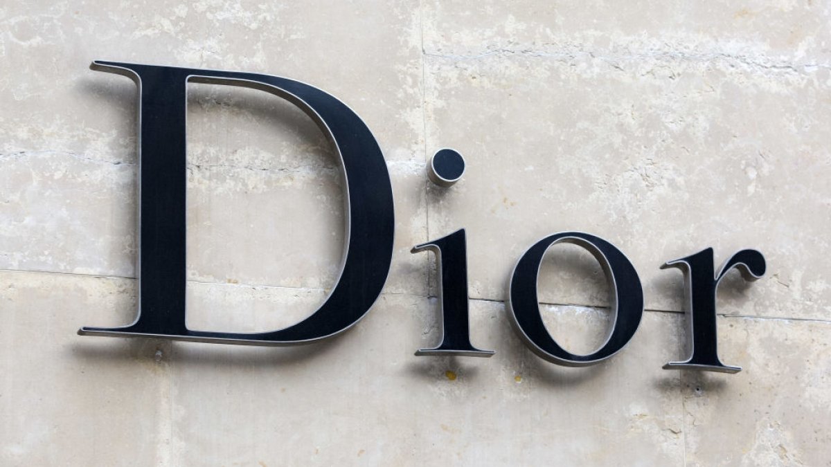 Vehicle Crashes Into Dior Store in Gold Coast Friday Morning, Police ...