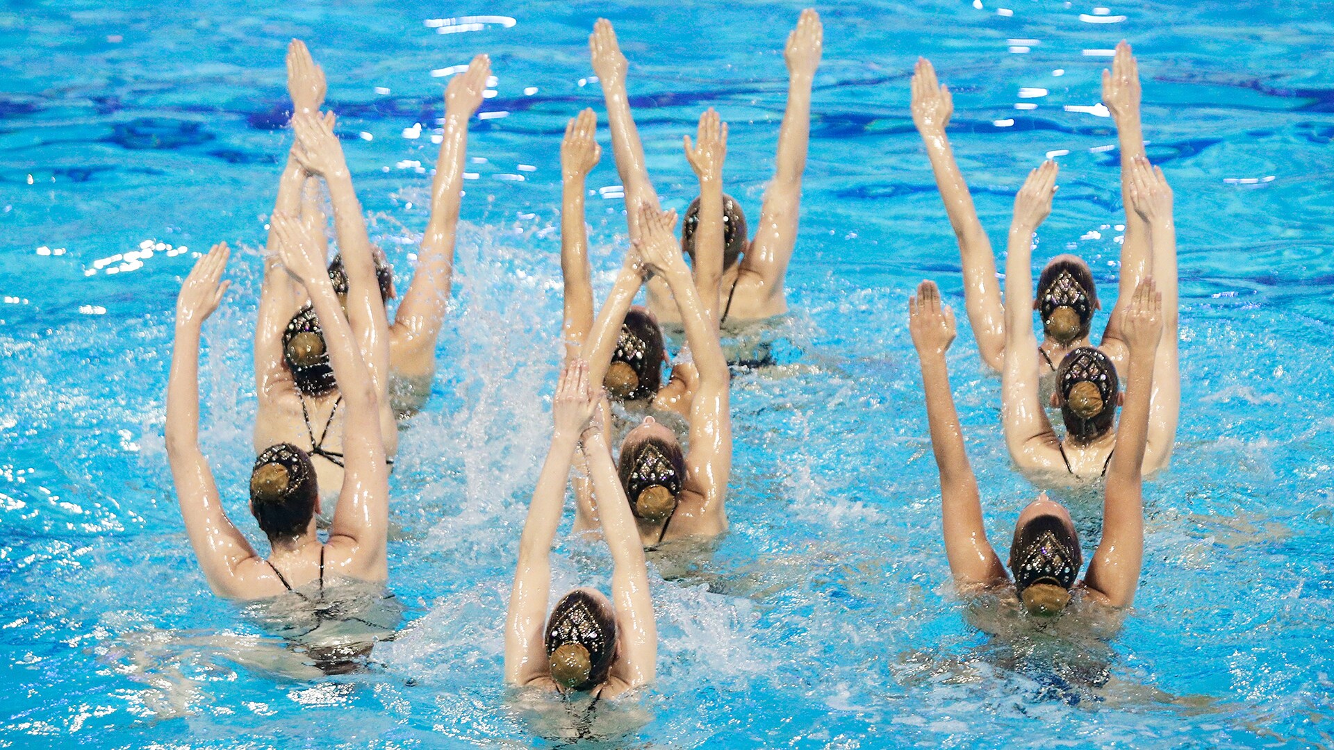 swimming synchronized streaming video