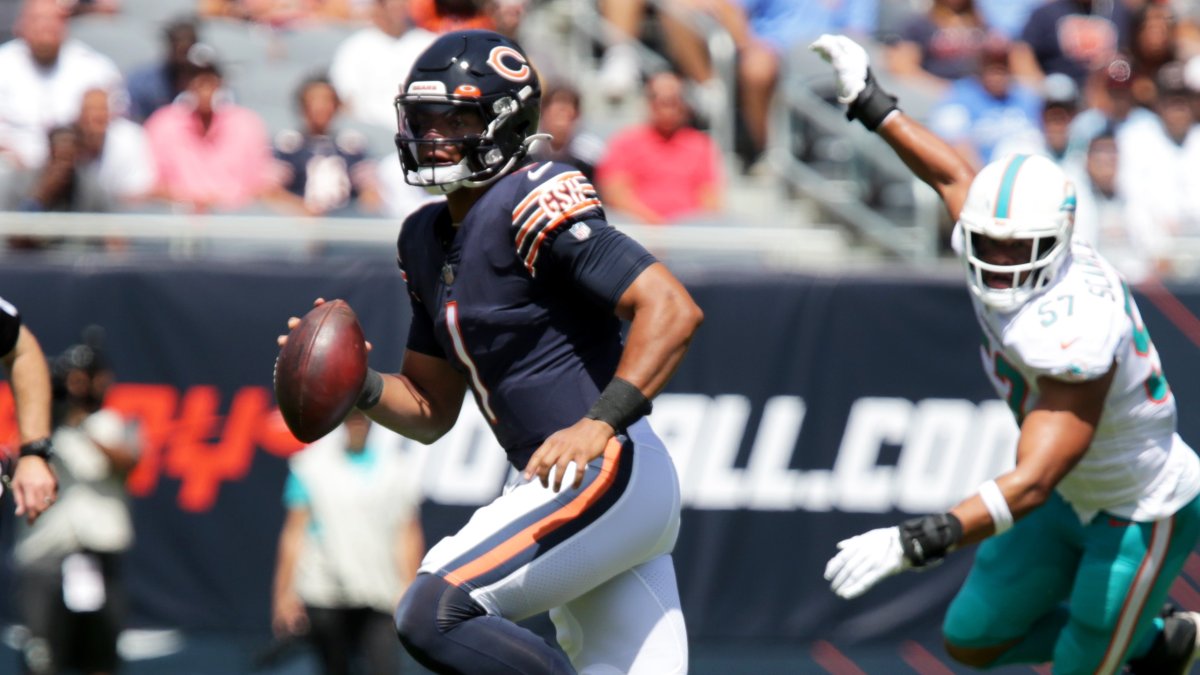 Justin Fields Wallpaper Bears : QB Justin Fields rallies Bears to 20-13