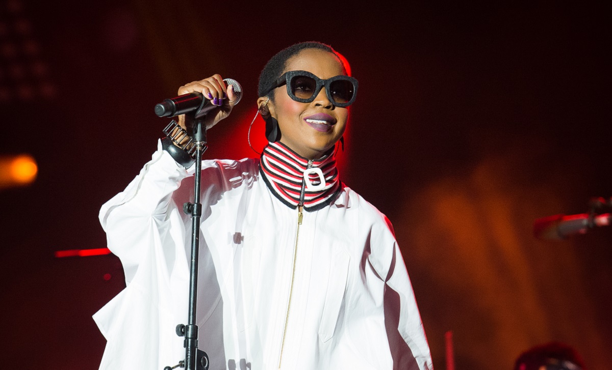 Lauryn Hill breaks down mid-set at Chicago memorial service for