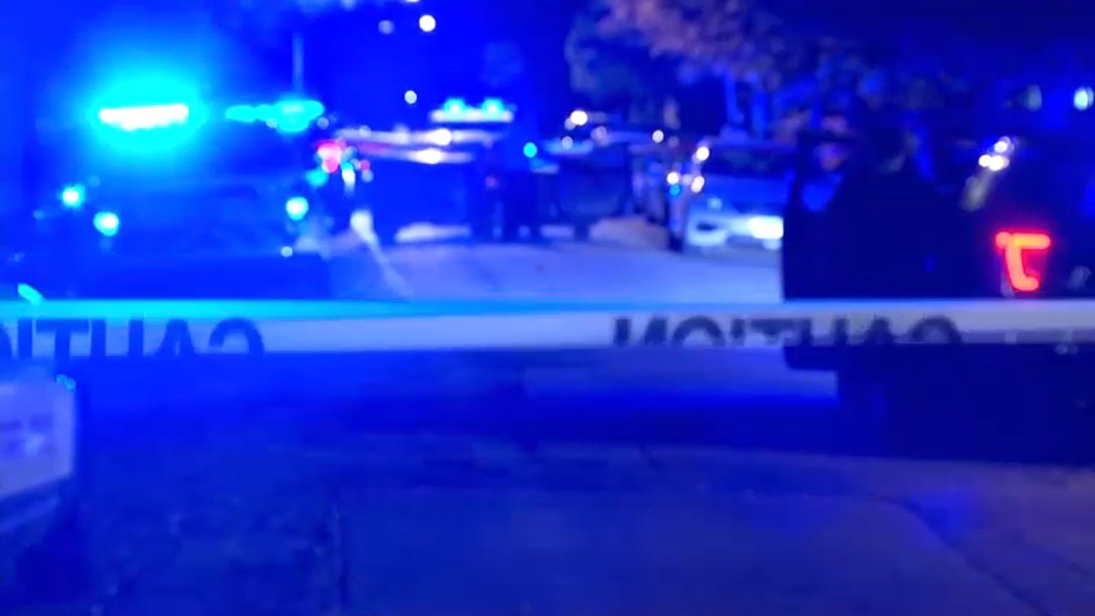 Man Fatally Shot While Driving in West Garfield Park, Chicago Police ...