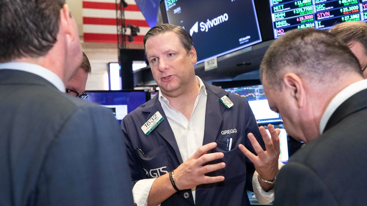 Treasury Yields Fall as Investors Digest Fed Update and Monitor Russia-Ukraine Crisis - Vimarsana News