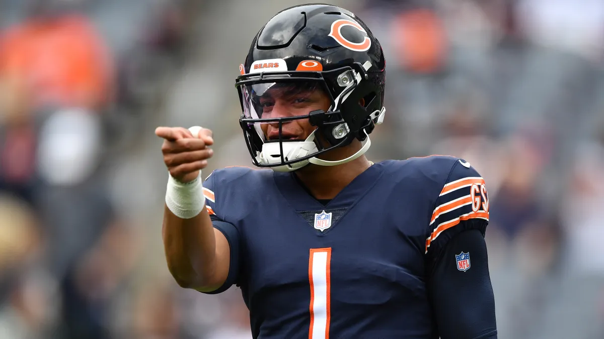Justin Fields, Bears' Rushing Attack Shine in Divisional Win Over Lions –  NBC Chicago