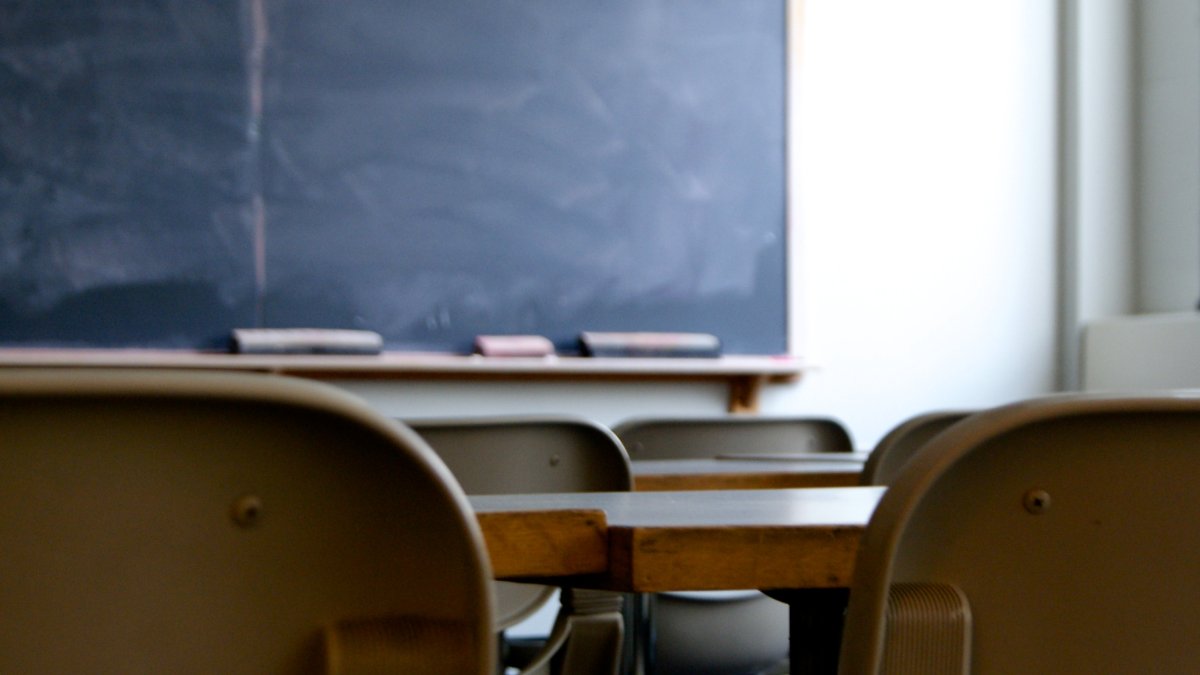 Illinois School Closings Pile Up as Snow Approaches – NBC Chicago