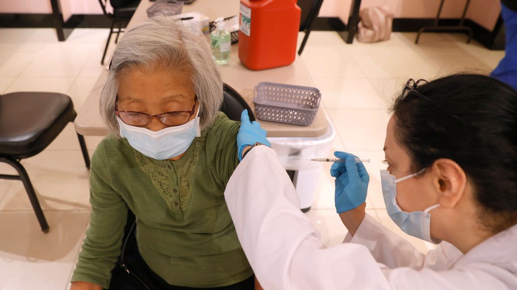 Illinois Coronavirus Updates: CPD Vaccinations, Chicago Mask Mandate, Colin Powell – NBC Chicago - Vimarsana News