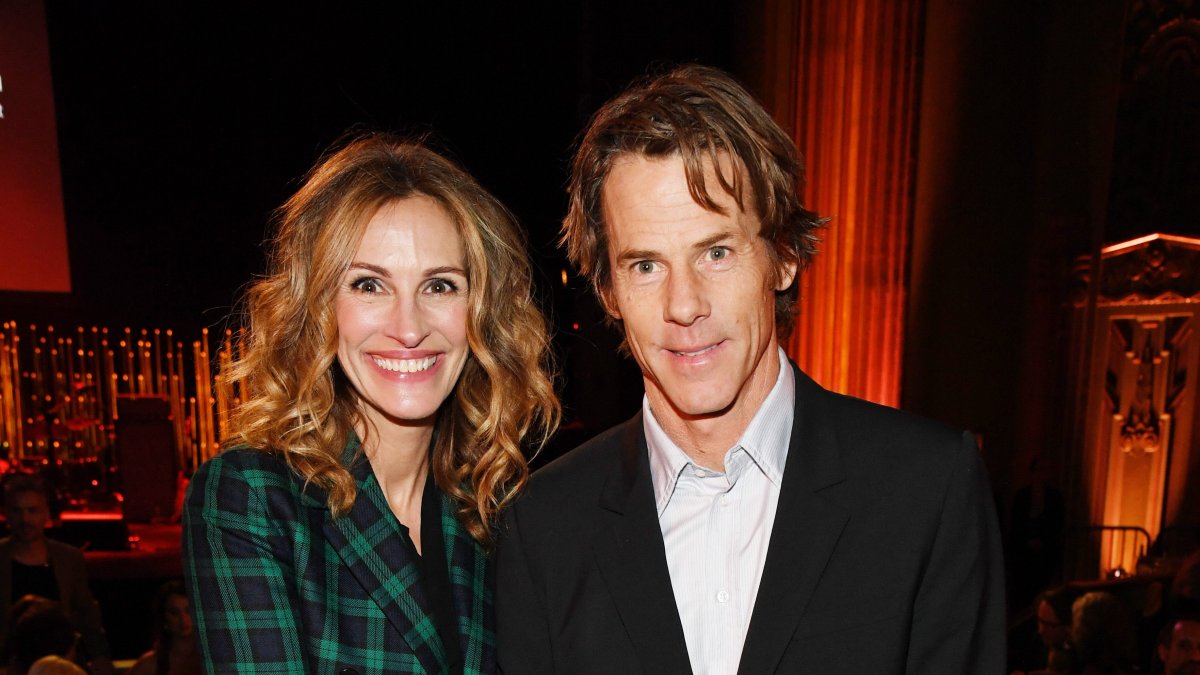 Julia Roberts, Husband Share Photos of Twins on 17th Birthday – NBC Chicago - Vimarsana News