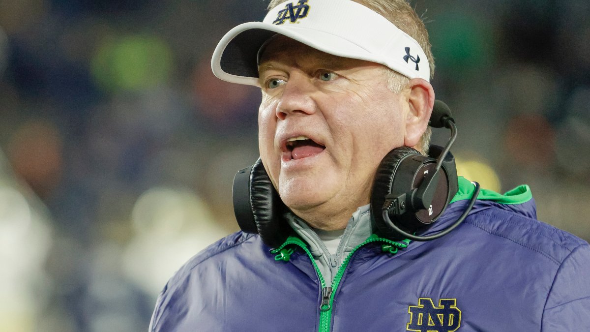 Notre Dame Head Coach Brian Kelly Officially Taking Over at LSU in Shocking  Move – NBC Chicago