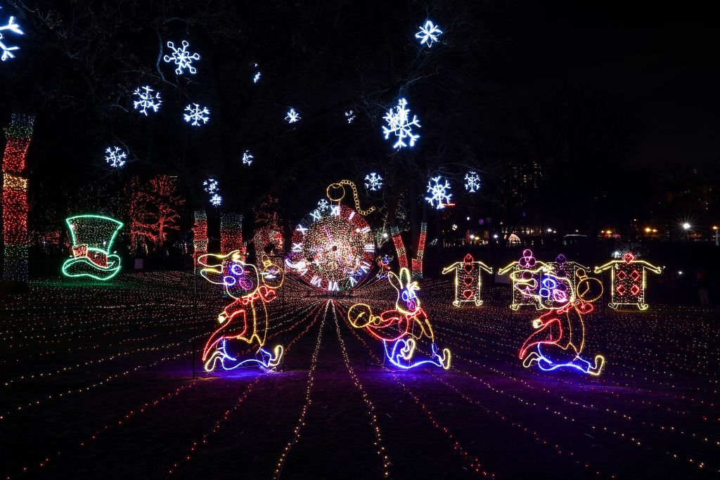 ZooLights Returns to Lincoln Park Zoo for Holiday Season