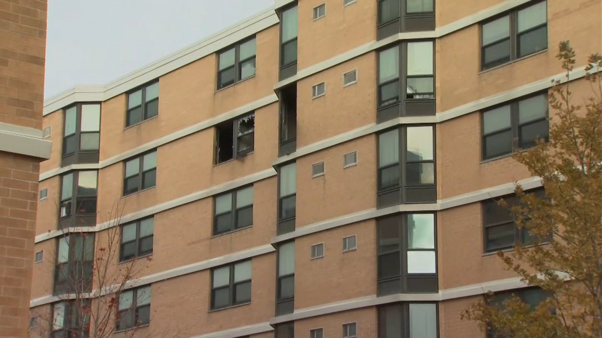 Chicago Firefighters Battle Blaze at Near West Side Apartment Building ...