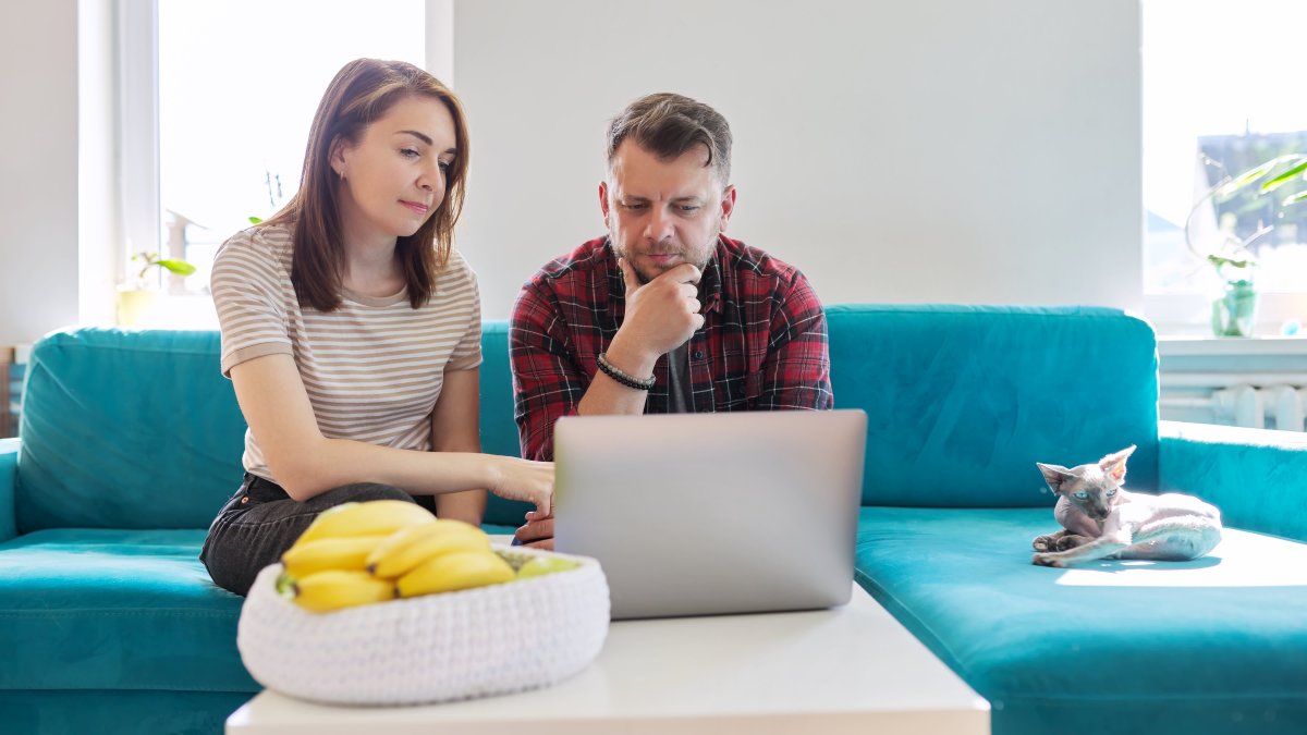 Here's When Married Filing Separately Makes Sense, According to Tax Experts - Vimarsana News