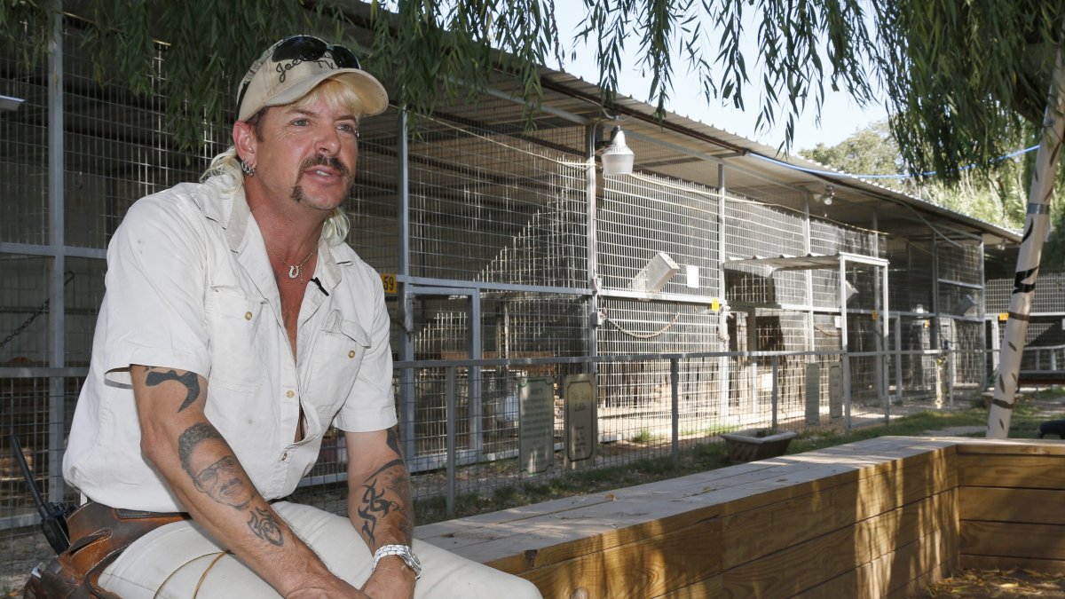 'Tiger King' Joe Exotic Set for Resentencing in Oklahoma – NBC Chicago - Vimarsana News