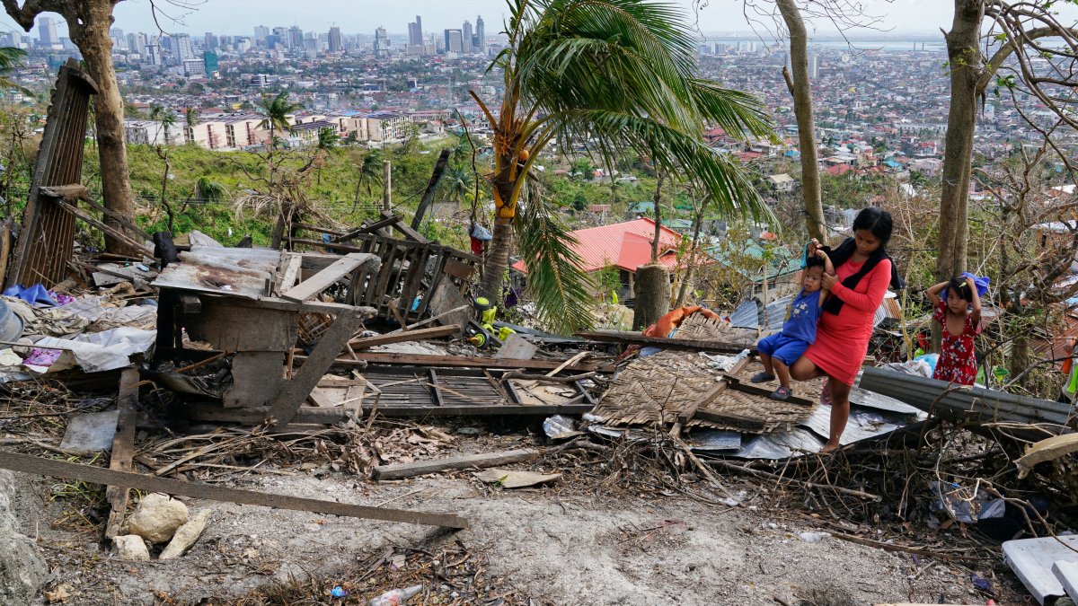 Philippines Observes Christmas in Wake of Deadly Typhoon - Vimarsana News