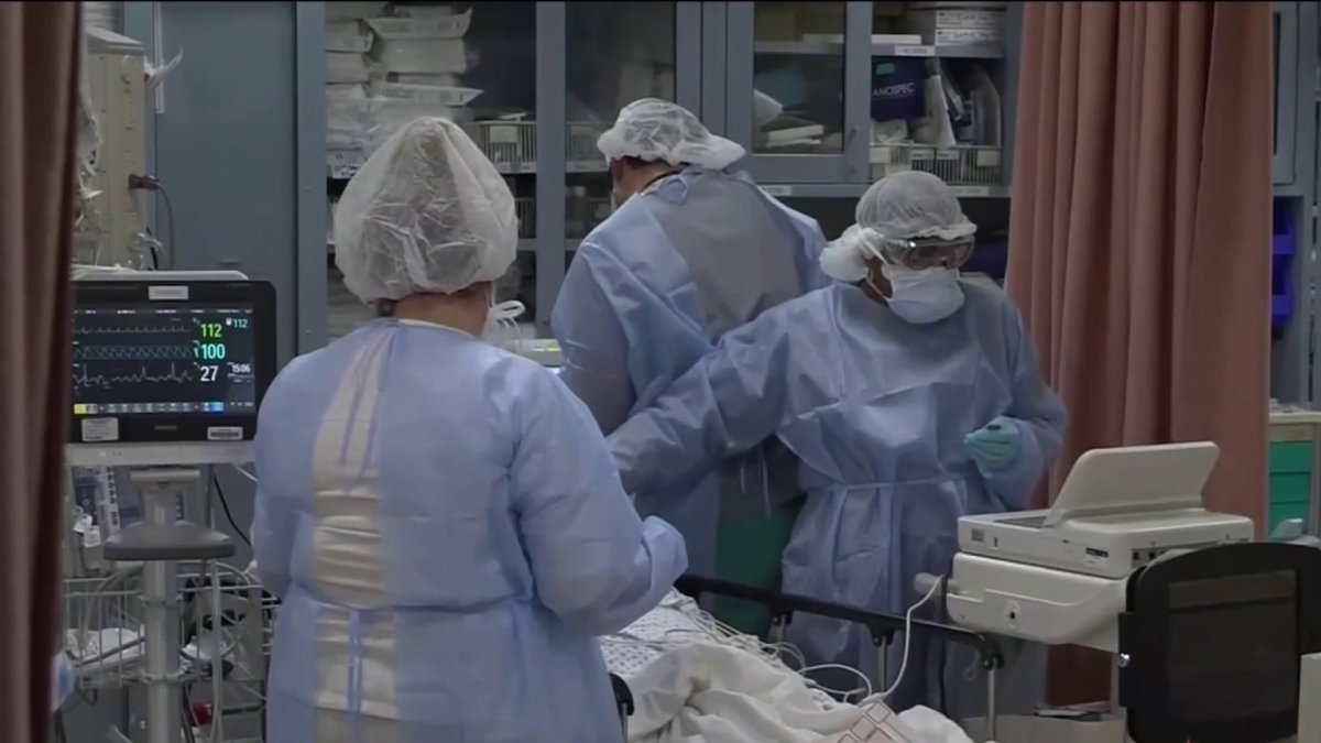 Feds to Send 26-Person Team to Suburban Hospital to Help During COVID Surge, Pritzker Says - Vimarsana News