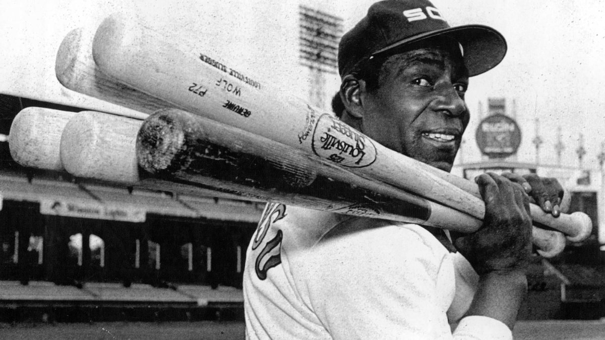 Dick Allen of the Chicago White Sox looks on from his position at News  Photo - Getty Images