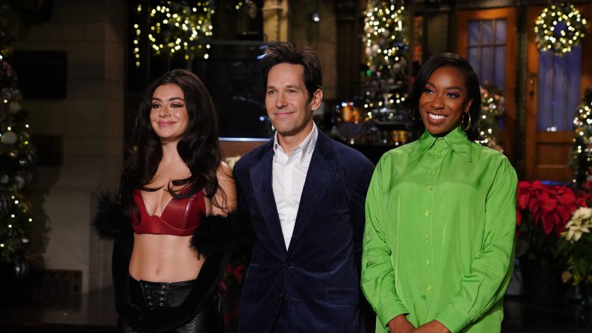 SATURDAY NIGHT LIVE -- Paul Rudd, Charli XCX Episode 1814 -- Pictured: (l-r) Musical guest Charli XCX, host Paul Rudd, and Ego Nwodim during promos in Studio 8H