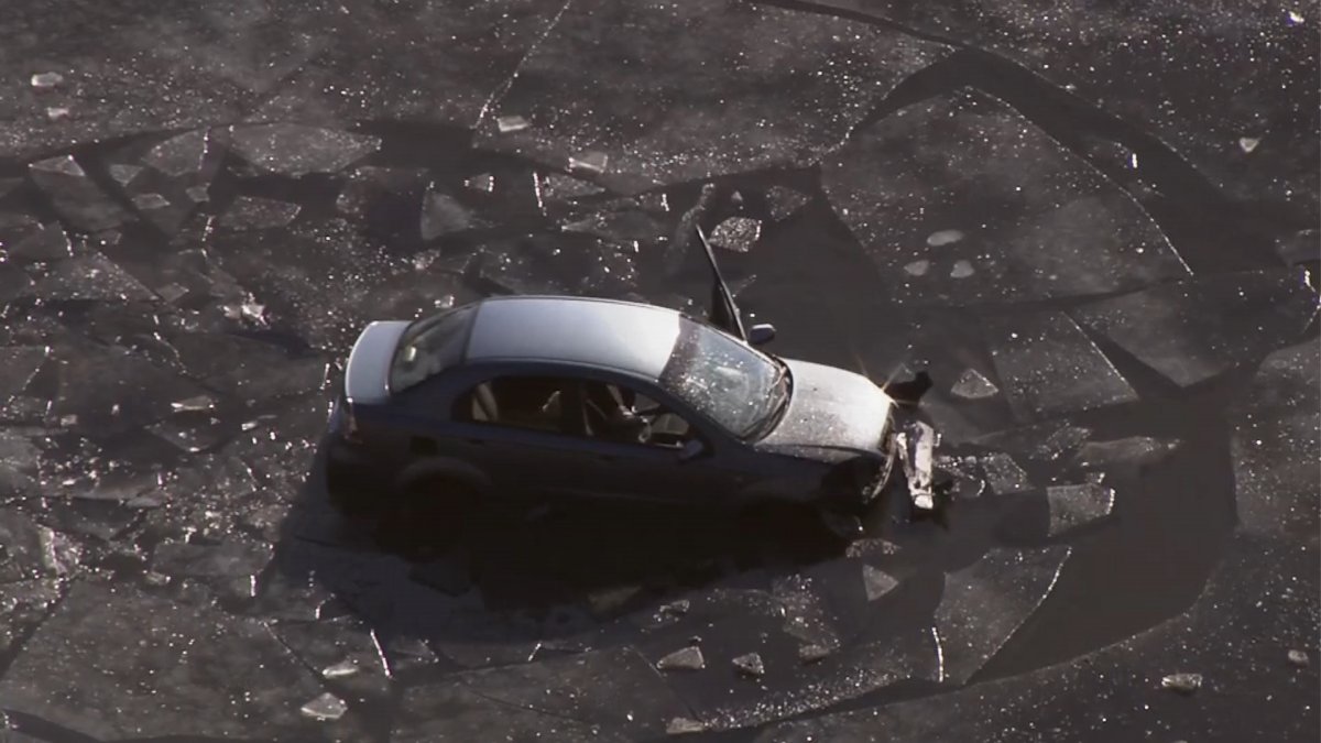 Woman Rescued From Fox River After Car Crashes Into Frigid Water Nbc