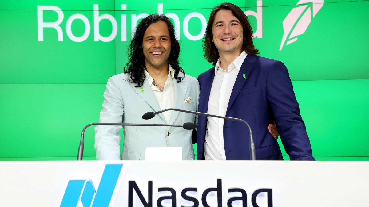 Robinhood Shares Rebound After Falling as Much as 14% - Vimarsana News