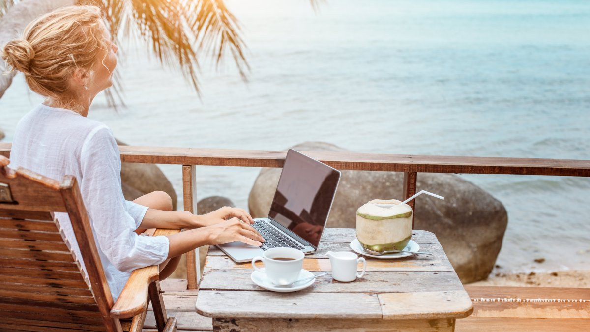 Meet the 'Covid Expats' Who Moved Abroad During the Pandemic. Here's What They Learned About Work – NBC Chicago - Vimarsana News