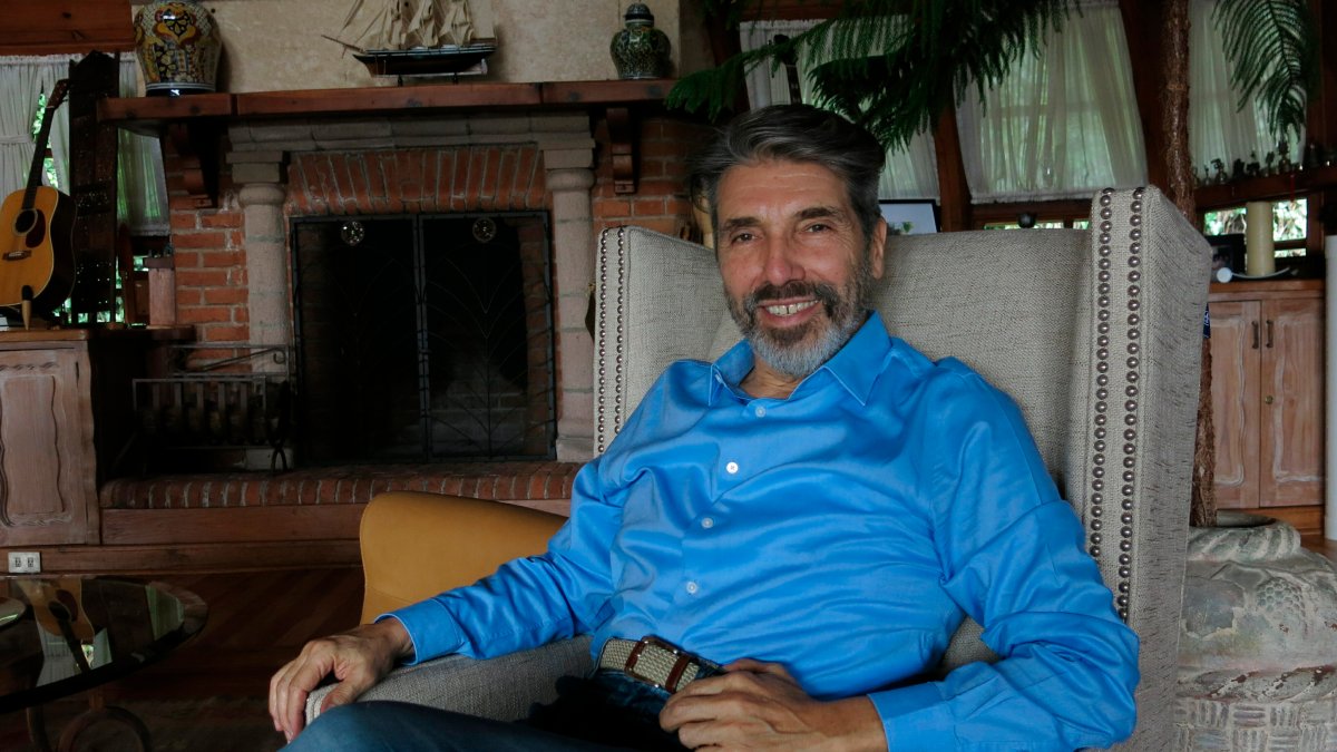 Musician Diego Verdaguer Dies at 70 of COVID-19 Complications – NBC Chicago - Vimarsana News