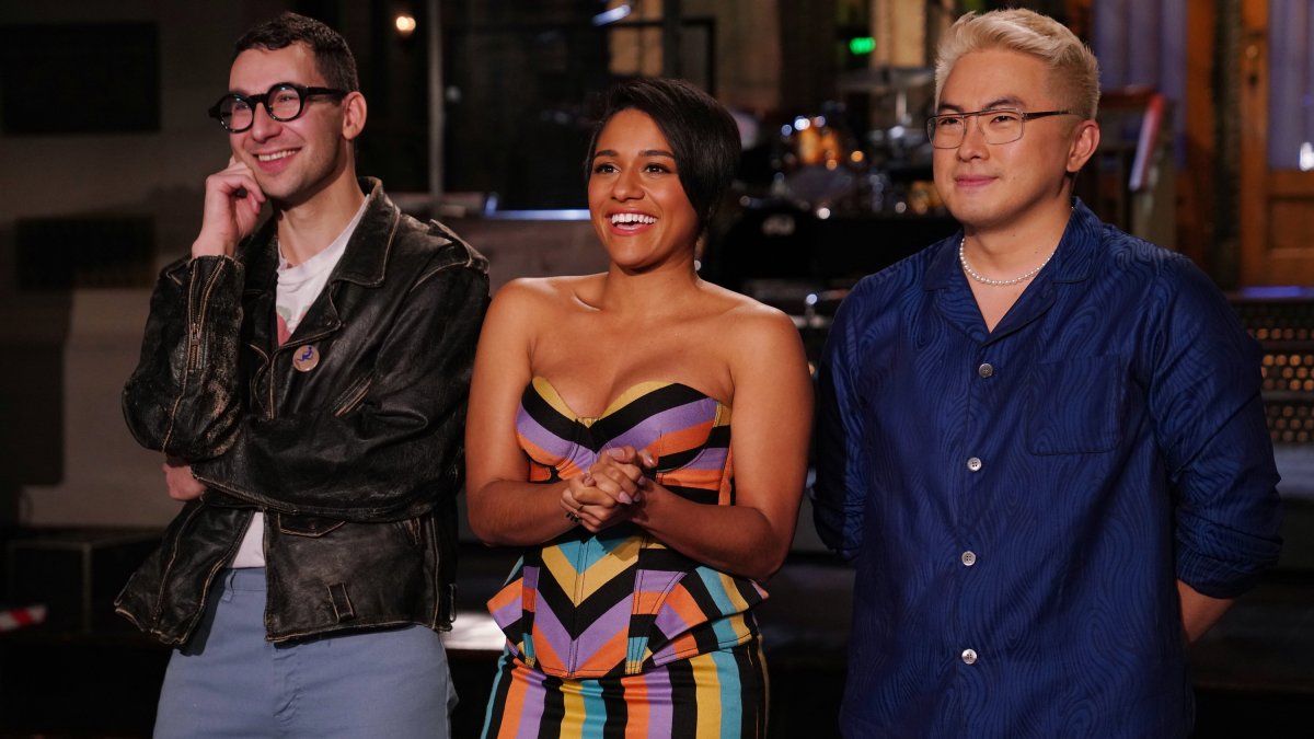 Who is Ariana DeBose? Meet the Triple-Threat Making Her 'Saturday Night Live' Debut – NBC Chicago - Vimarsana News