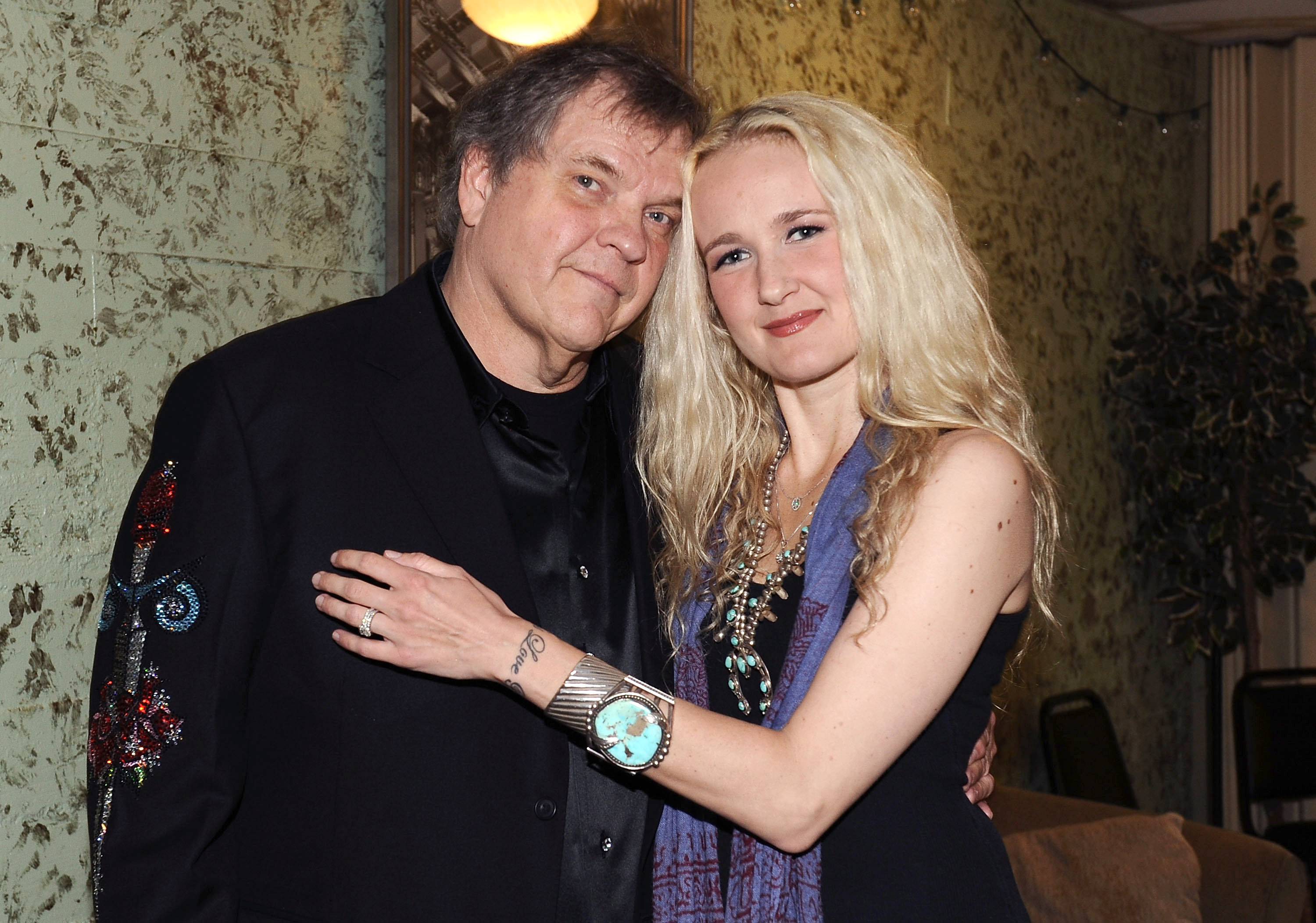 Meat Loaf's Daughter Pens Tribute to Late Musician Dad: "I Love You Always" – NBC Chicago - Vimarsana News