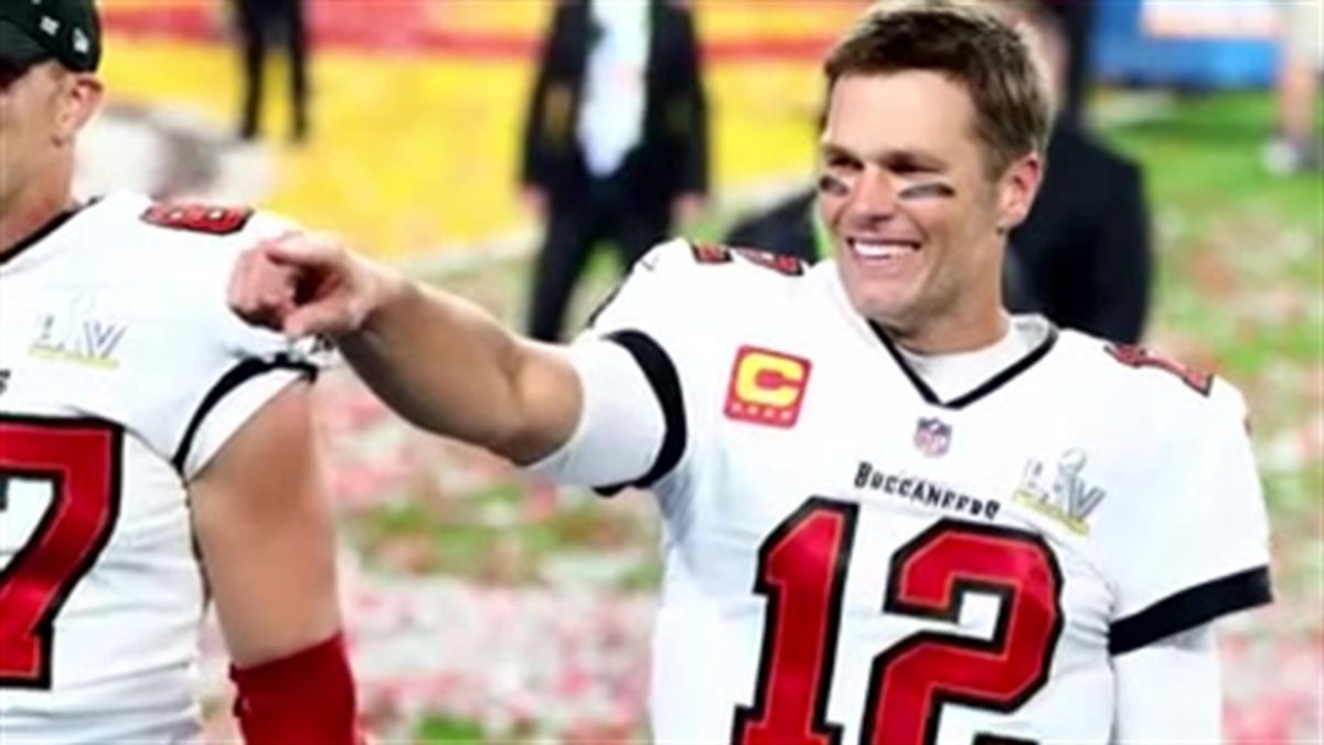 Tom Brady decides to play 2022 season with Bucs, NFL world reacts