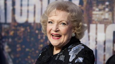 Oak Park Honors Betty White With Special Tribute