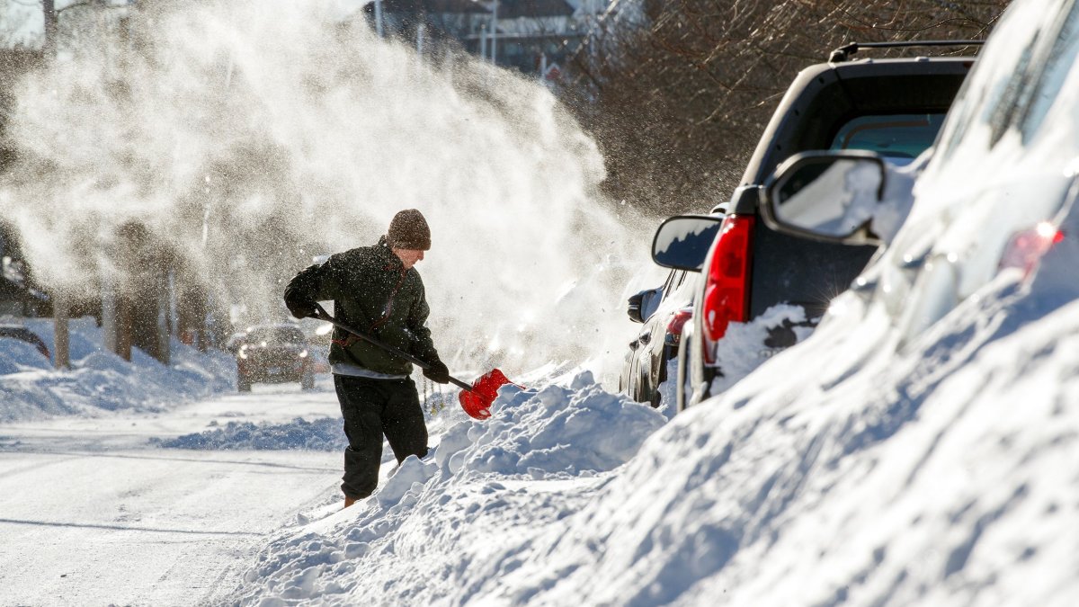 Upper Midwest Braces For Blizzard, Nearly 2 Feet of Snow - Vimarsana News