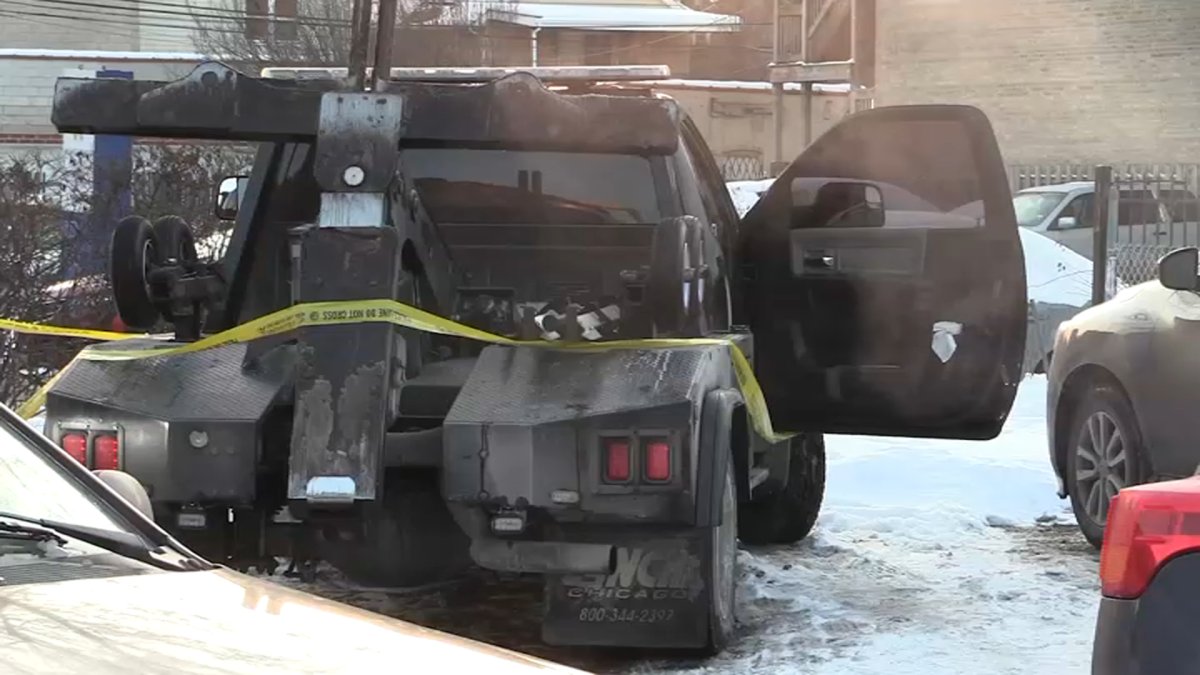 Chicago Police Investigate After 2 Tow Truck Drivers Shot in Palmer ...
