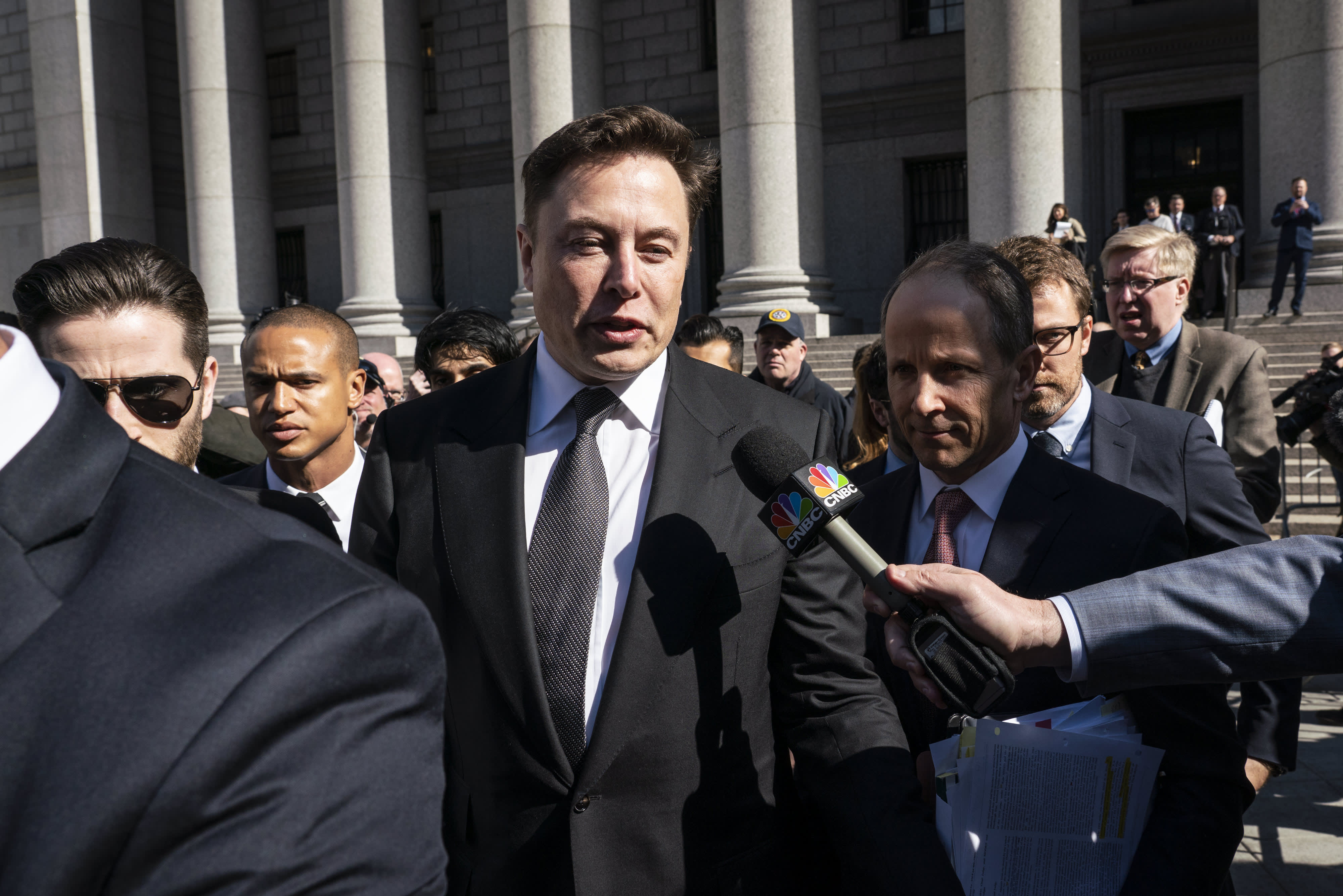 Elon Musk Says Twitter Deal ‘Temporarily on Hold