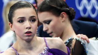 ROC figure skaters Kamila Valieva (L) and Anna Shcherbakova