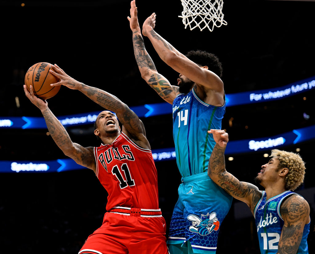 DeRozan, Vucevic Lead Bulls Past Struggling Hornets 121-109 – NBC Chicago