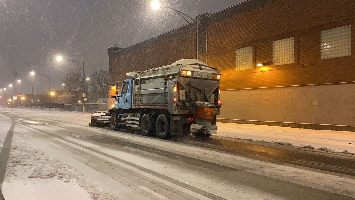 Winter storm warnings go into effect, school closures reported – NBC Chicago - Vimarsana News