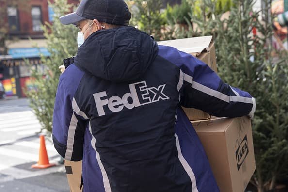FedEx CEO Says the Company Will Make 'an Enormous Effort' Towards AV Trucks in June – NBC Chicago - Vimarsana News