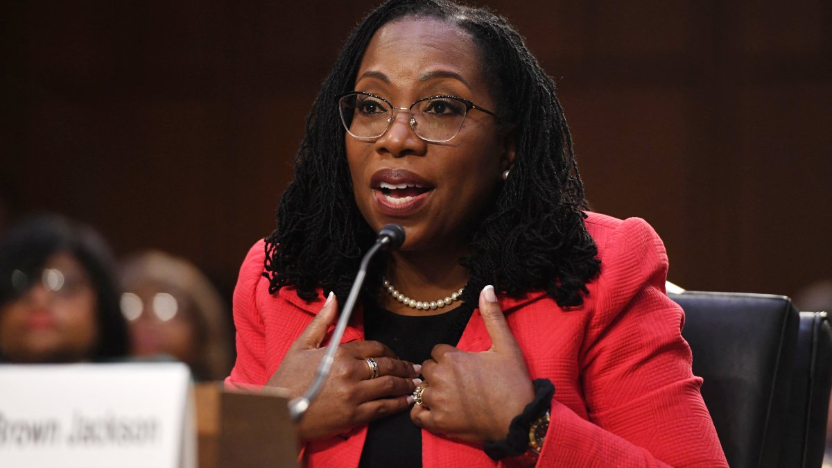 Black Women Say They Relate to Ketanji Brown Jackson During Hearings – NBC Chicago - Vimarsana News