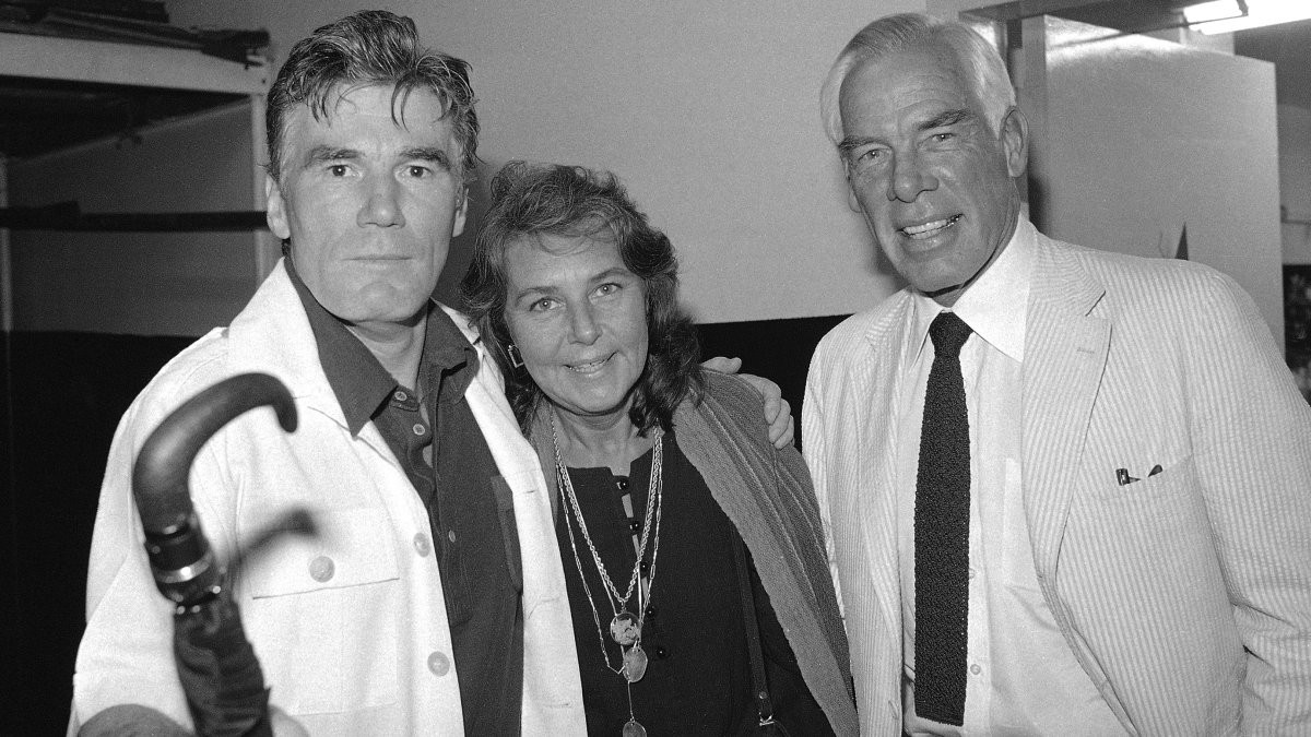 'Dark Shadows,' 'Lethal Weapon' Actor Mitchell Ryan Dies – NBC Chicago - Vimarsana News