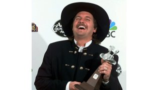 Jeff Carson poses backstage at the 31st Annual Academy of Country Music Awards, April 24, 1996 in Universal City, Calif.