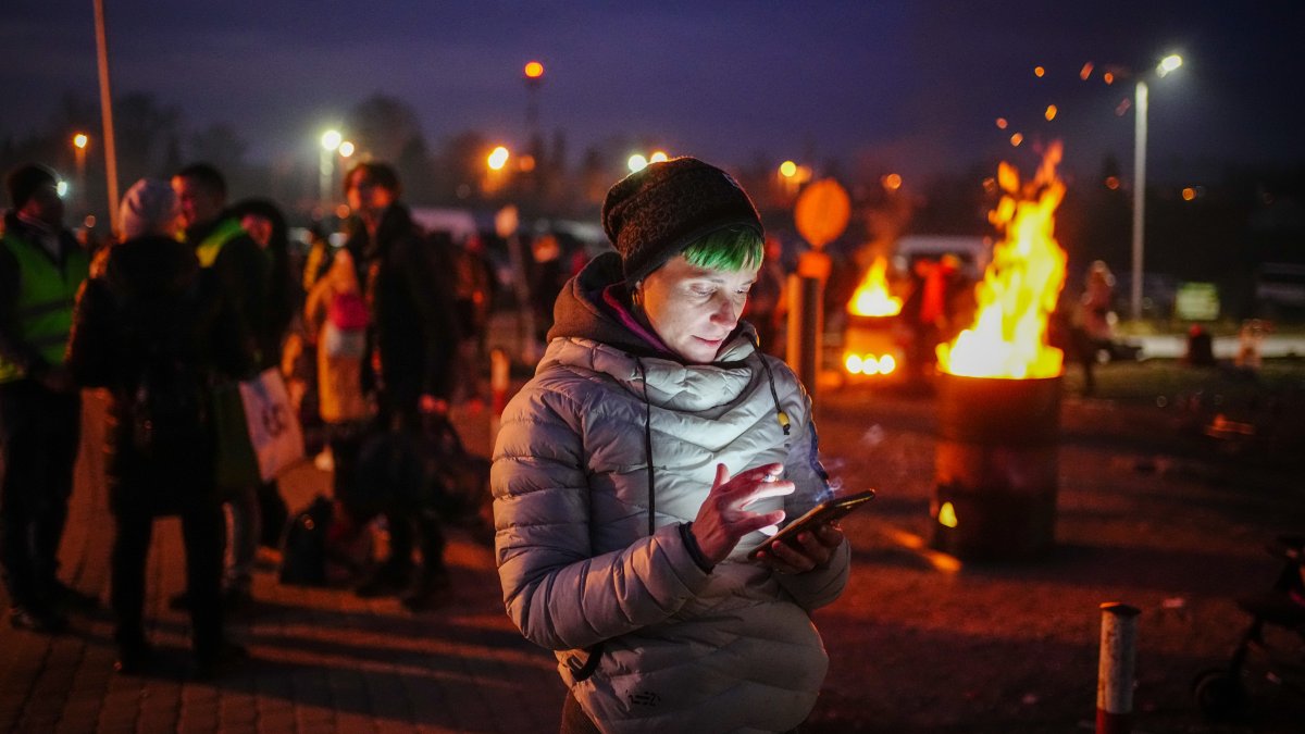 In Ukraine, Female War Reporters Build on Legacy of Pioneers – NBC Chicago
