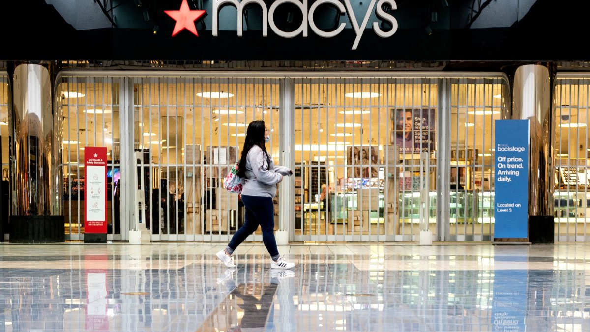 Macy's Warns That Inflation-Squeezed Consumers May Choose to Spend on Travel Over Shopping - Vimarsana News