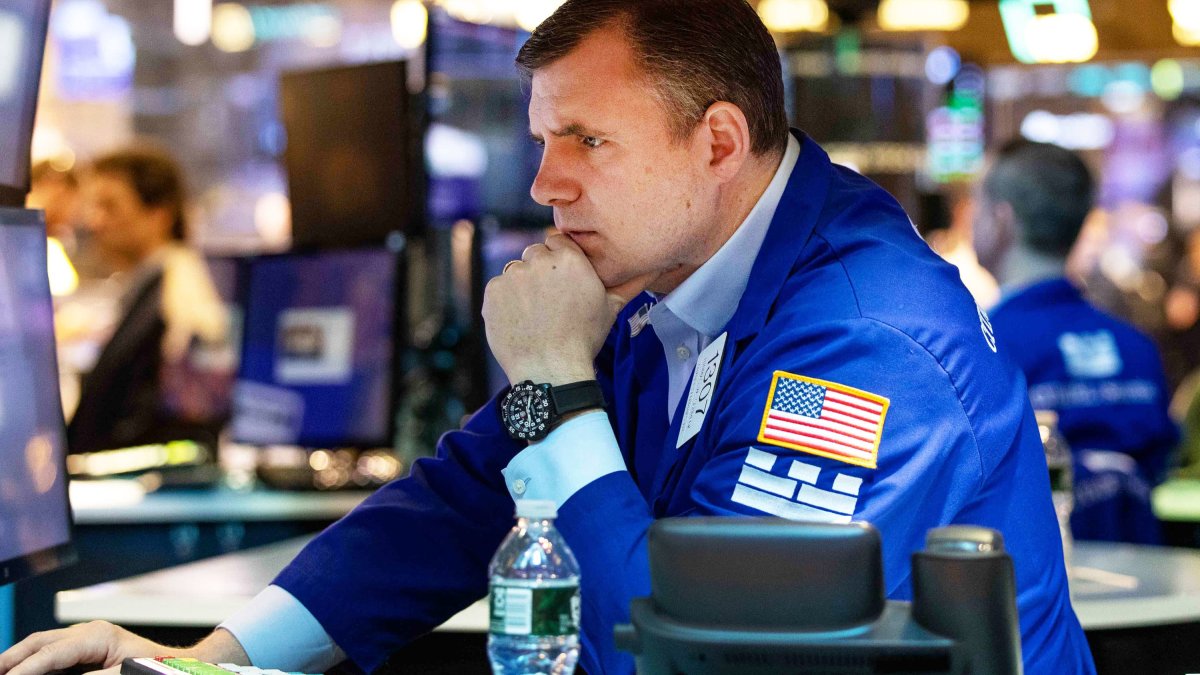 Stock Futures Fall on Sunday as Wall Street Braces for a Busy Earnings Week - Vimarsana News