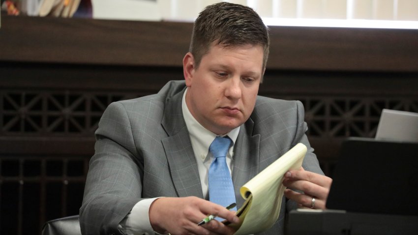 Former Chicago Police Officer Jason Van Dyke Avoids Federal Charges in ...