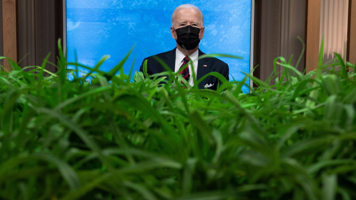 This Earth Day, Biden Facing Into 'Headwinds' on Climate Agenda – NBC Chicago - Vimarsana News
