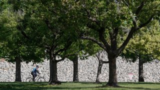 kids fly kites at Santa Fe Dam