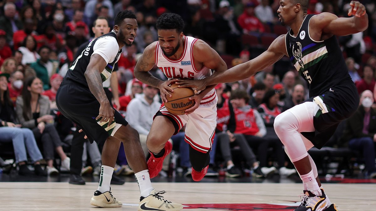 Bucks Rout Bulls 111-81, Take 2-1 Lead Without Middleton – NBC Chicago