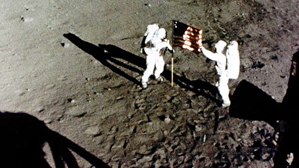 Particles of Apollo 11 Moon Dust for Sale at Auction – NBC Chicago - Vimarsana News