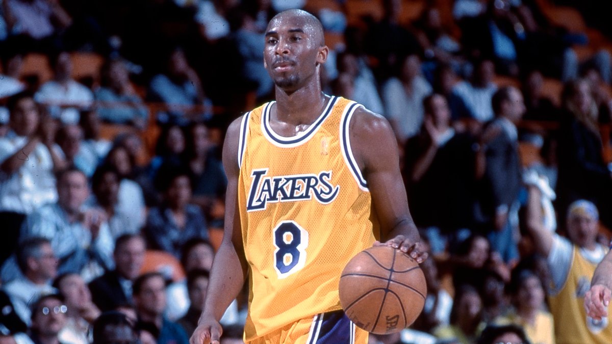 Here's How Much One of Kobe Bryant's Rookie Jerseys Sold for at Auction ...