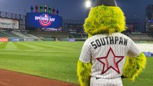 Tuesday Morning Thoughts: A warm welcome to 2022 Chicago White Sox home  opener - South Side Sox