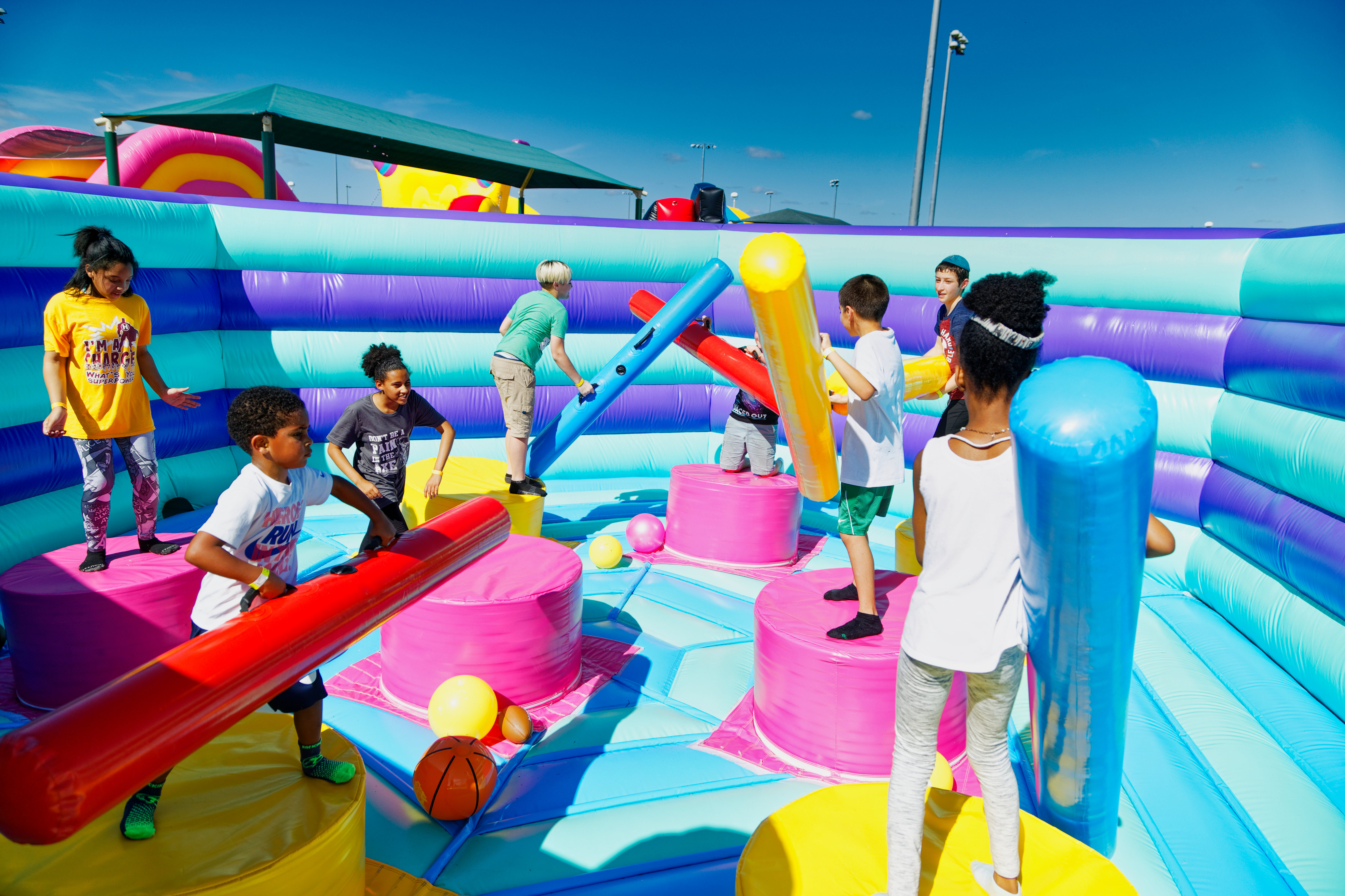 World's largest bounce house opening in Philadelphia Friday - CBS