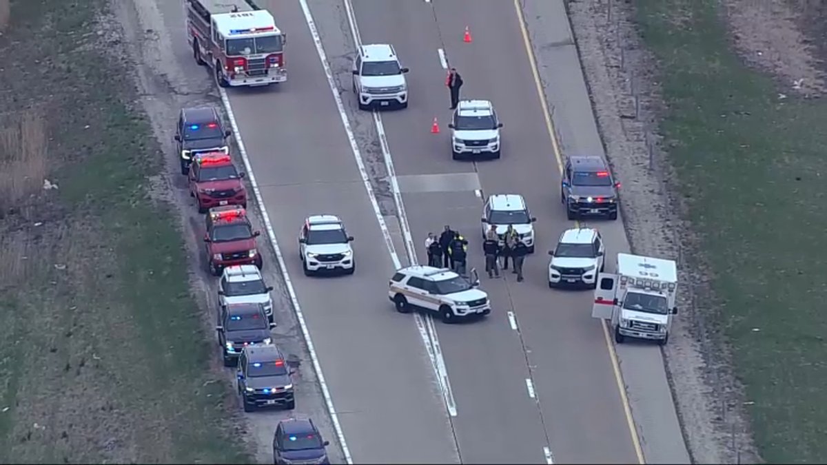 Man Accused of Stealing Ambulance in Chicago, Driving it 70 Miles During Police Chase in Custody - Vimarsana News