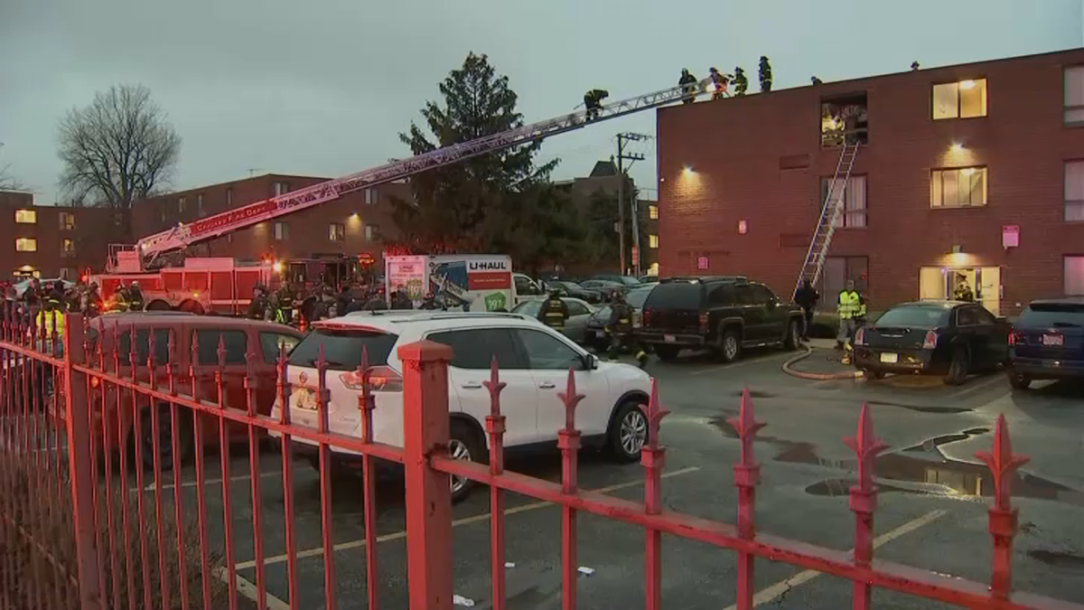 Man Jumps Out Of 3rd Floor Window To Escape Bronzeville Apartment